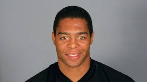 How tall is Marcus Allen?